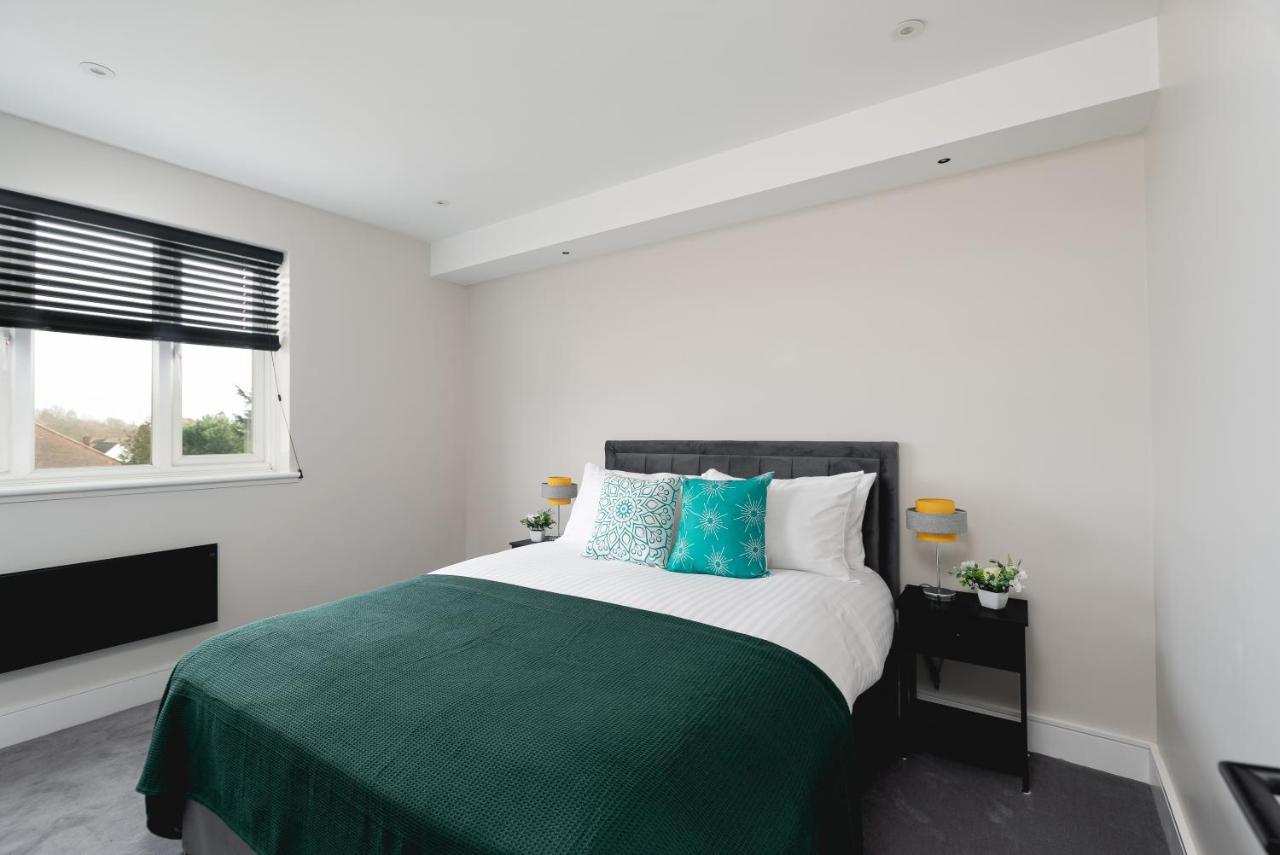 Skyvillion - Cozy Large 4 & 1 Bed Apartments In London Enfield, Mins To Tube Station, Free Wi-Fi Exterior foto